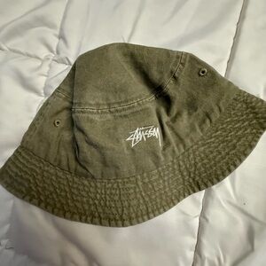 Stussy Beige Bucket Hat